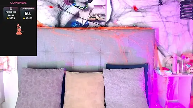 Billie Turner  online show from 10/21/25, 04:24