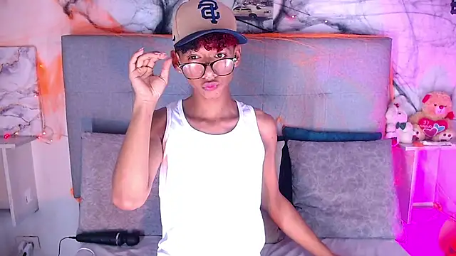 Billie Turner  online show from 10/23/25, 04:23