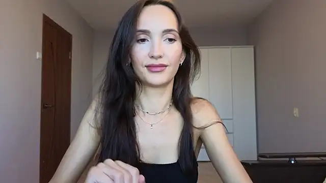 Snapshot of Lillian-Clark chatting on 09/23/25, 11:46 Lillian-Clark online show from 09/23/25, 11:46