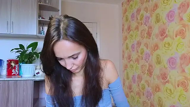 Snapshot of Lillian-Clark chatting on 11/13/25, 05:50 Lillian-Clark online show from 11/13/25, 05:50