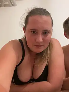 Snapshot of CurvySabrina chatting on 09/29/25, 11:09 CurvySabrina online show from 09/29/25, 11:09