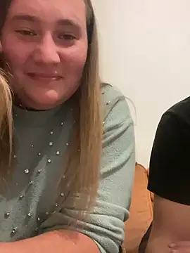 Snapshot of CurvySabrina chatting on 10/10/25, 09:47 CurvySabrina online show from 10/10/25, 09:47