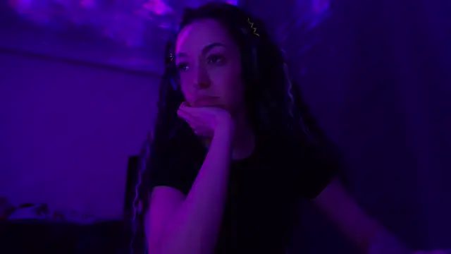 MiaKikki online show from 10/23/25, 08:07