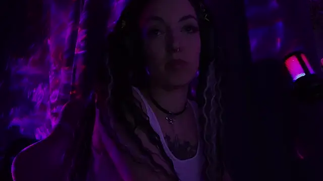 MiaKikki online show from 10/28/25, 08:55