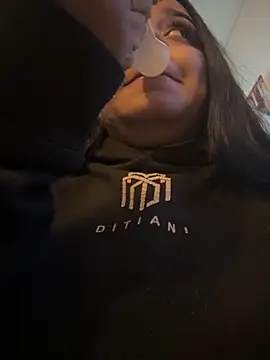 Snapshot of SienaWild chatting on 12/03/25, 02:41 SienaWild online show from 12/03/25, 02:41