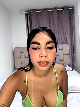 karolaalcendra online show from 10/17/25, 04:15