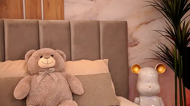 ZaraCapri online show from 10/22/25, 07:30