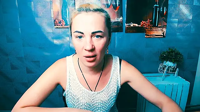 EmmaCat  online show from 10/30/25, 07:21