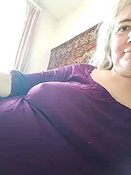 Snapshot of goodstyle chatting on 10/04/25, 10:35 goodstyle online show from 10/04/25, 10:35