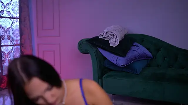 Snapshot of AlishaRossen chatting on 10/04/25, 05:27 AlishaRossen online show from 10/04/25, 05:27