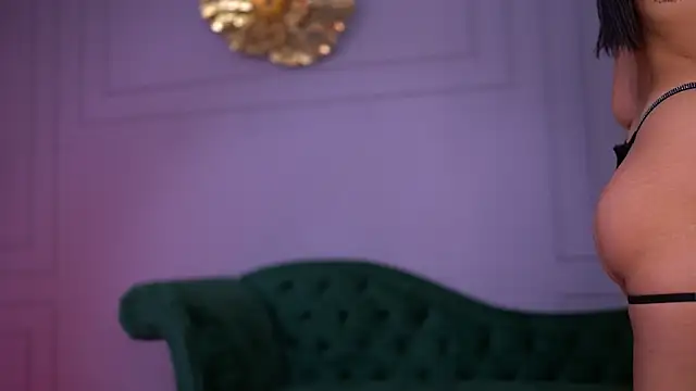 Snapshot of AlishaRossen chatting on 10/07/25, 05:37 AlishaRossen online show from 10/07/25, 05:37