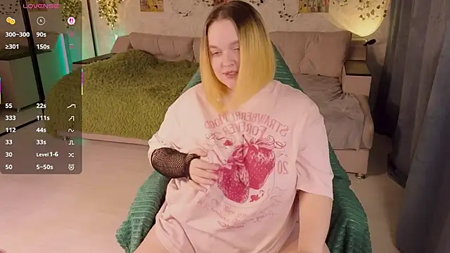 Snapshot of Aki_nohana chatting on 10/21/25, 02:40 Aki nohana online show from 10/21/25, 02:40