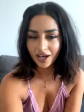 Snapshot of Mia_spicyy chatting on 11/04/25, 10:14 Mia spicyy online show from 11/04/25, 10:14