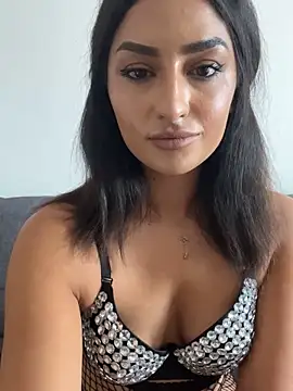 Snapshot of Mia_spicyy chatting on 11/05/25, 10:26 Mia spicyy online show from 11/05/25, 10:26