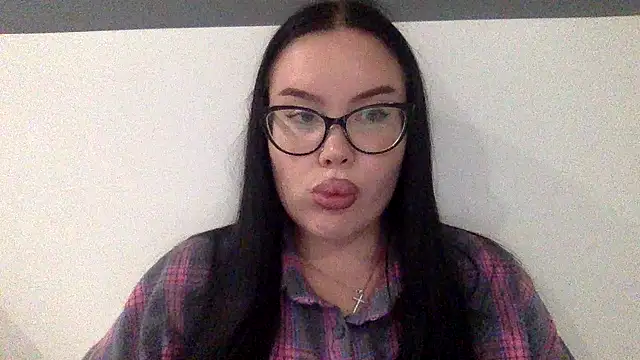 Snapshot of Eveliith chatting on 10/27/25, 01:48 Eveliith online show from 10/27/25, 01:48
