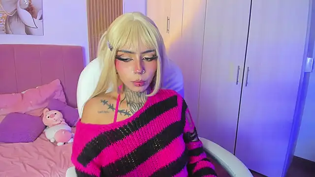 Snapshot of KoraRousee chatting on 09/29/25, 02:11 KoraRousee online show from 09/29/25, 02:11