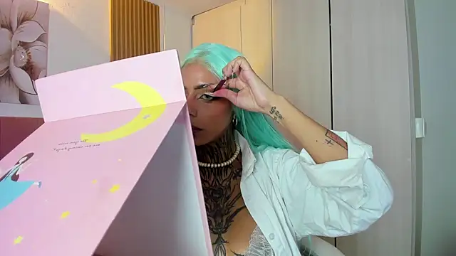 Snapshot of KoraRousee chatting on 10/03/25, 01:19 KoraRousee online show from 10/03/25, 01:19