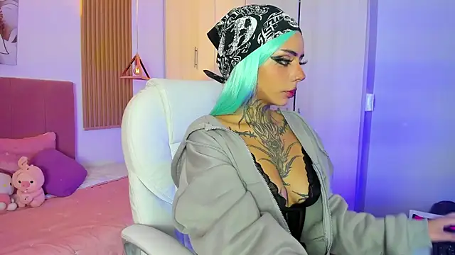 Snapshot of KoraRousee chatting on 10/06/25, 01:30 KoraRousee online show from 10/06/25, 01:30