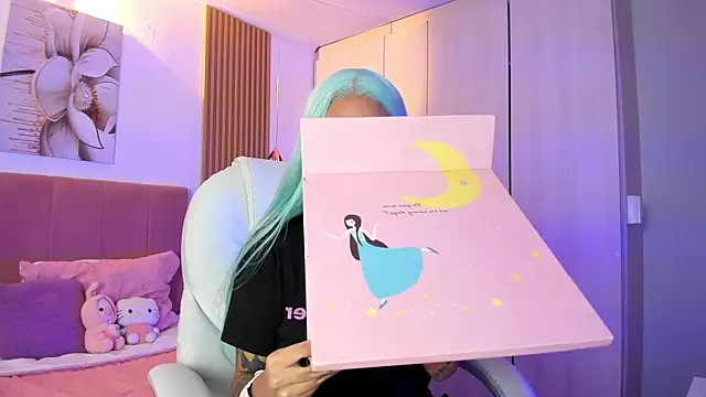 Snapshot of KoraRousee chatting on 10/24/25, 01:40 KoraRousee online show from 10/24/25, 01:40