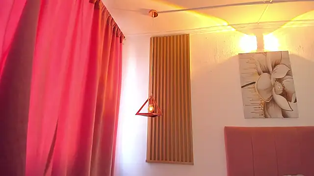 Snapshot of KoraRousee chatting on 11/02/25, 01:24 KoraRousee online show from 11/02/25, 01:24