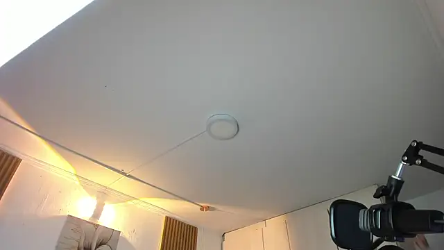 Snapshot of KoraRousee chatting on 11/04/25, 01:10 KoraRousee online show from 11/04/25, 01:10