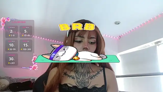 Snapshot of KoraRousee chatting on 11/09/25, 02:04 KoraRousee online show from 11/09/25, 02:04