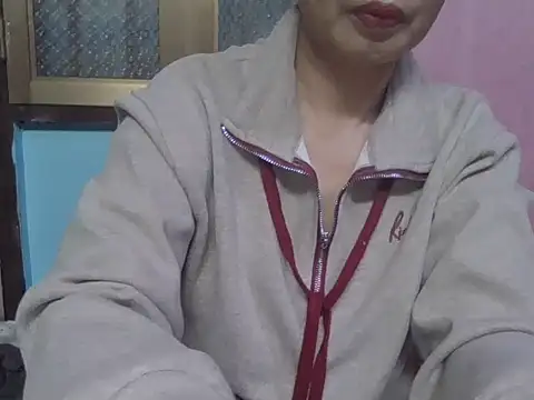 AmyChan086 online show from 12/17/25, 12:11