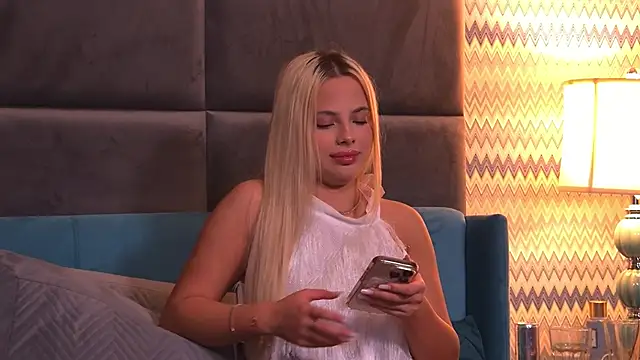 YssabelFox online show from 10/12/25, 03:16