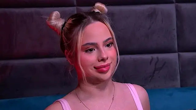 YssabelFox online show from 12/04/25, 02:15