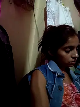 Snapshot of Saloni-Gupta chatting on 10/19/25, 07:14 Saloni-Gupta online show from 10/19/25, 07:14