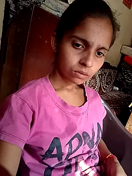 Snapshot of Saloni-Gupta chatting on 10/21/25, 08:59 Saloni-Gupta online show from 10/21/25, 08:59