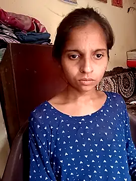 Snapshot of Saloni-Gupta chatting on 10/22/25, 07:08 Saloni-Gupta online show from 10/22/25, 07:08