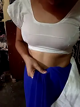 Snapshot of Saloni-Gupta chatting on 10/23/25, 07:51 Saloni-Gupta online show from 10/23/25, 07:51