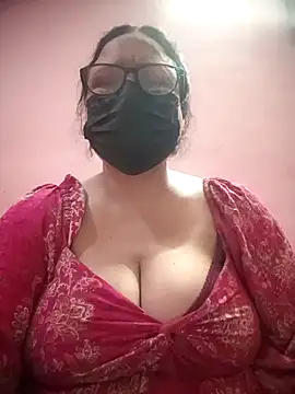 Snapshot of thehotlady chatting on 12/15/25, 08:51 thehotlady online show from 12/15/25, 08:51