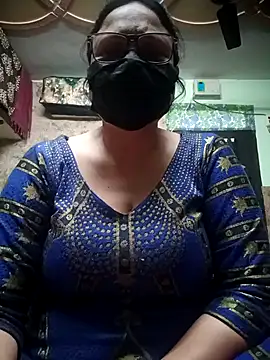 Snapshot of thehotlady chatting on 01/19/26, 03:54 thehotlady online show from 01/19/26, 03:54
