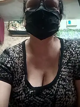Snapshot of thehotlady chatting on 02/02/26, 02:54 thehotlady online show from 02/02/26, 02:54