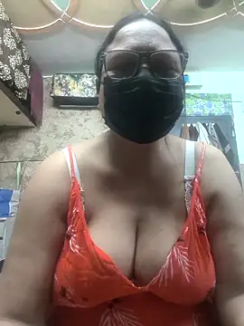 Snapshot of thehotlady chatting on 03/02/26, 11:06 thehotlady online show from 03/02/26, 11:06