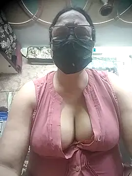 Snapshot of thehotlady chatting on 03/11/26, 06:47 thehotlady online show from 03/11/26, 06:47