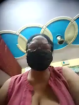 Snapshot of thehotlady chatting on 03/27/26, 05:35 thehotlady online show from 03/27/26, 05:35