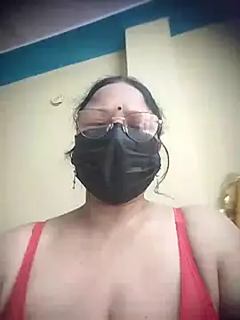 Snapshot of thehotlady chatting on 06/27/26, 03:55 thehotlady online show from 06/27/26, 03:55