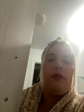 curvymilf2000 online show from 10/05/25, 07:34