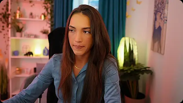 Snapshot of Alexis_Love_ chatting on 10/01/25, 01:06 Alexis Love  online show from 10/01/25, 01:06