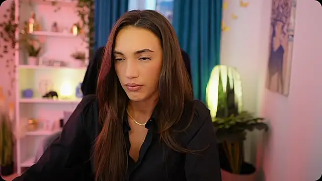 Snapshot of Alexis_Love_ chatting on 10/02/25, 01:18 Alexis Love  online show from 10/02/25, 01:18