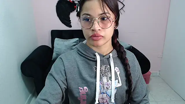 Snapshot of mia_sexgirl chatting on 10/24/25, 12:23 mia sexgirl online show from 10/24/25, 12:23