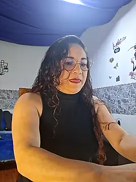 Snapshot of zamy_x chatting on 02/15/26, 05:26 zamy x online show from 02/15/26, 05:26