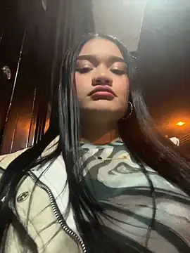 Snapshot of Alanasole chatting on 09/15/25, 02:22 Alanasole online show from 09/15/25, 02:22