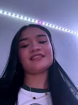 Snapshot of Alanasole chatting on 10/06/25, 02:09 Alanasole online show from 10/06/25, 02:09