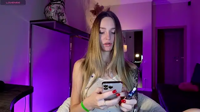 Melloudy online show from 10/20/25, 05:41