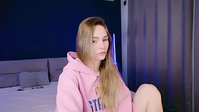 Snapshot of Melloudy chatting on 11/23/25, 06:57 Melloudy online show from 11/23/25, 06:57