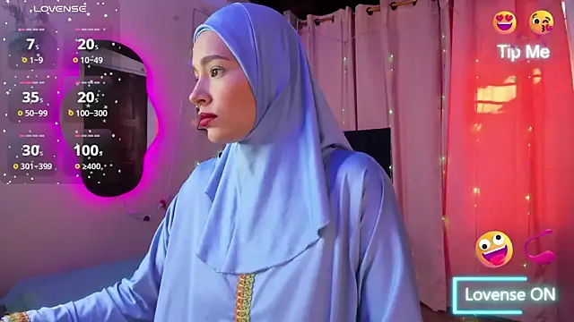 ShanaJamil online show from 10/10/25, 12:15